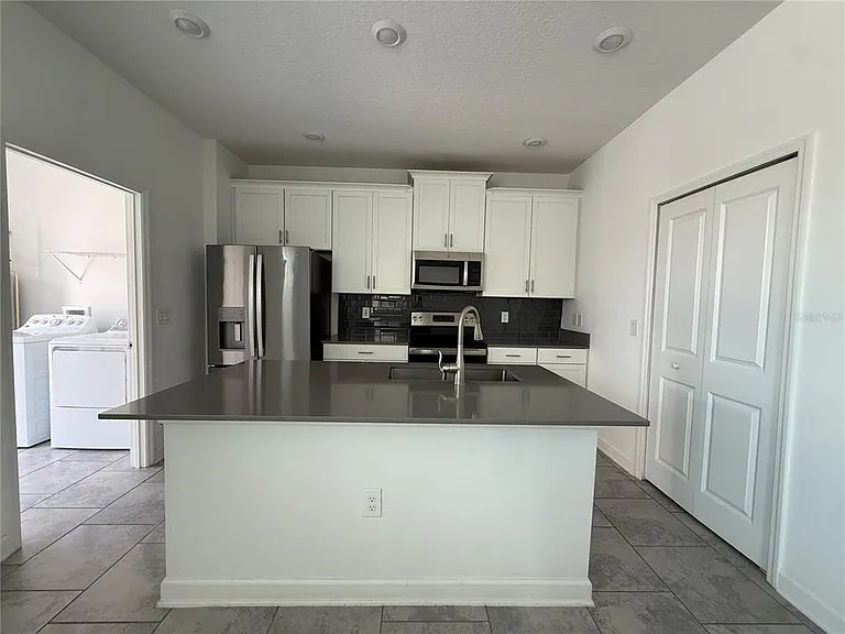 5647 Quiet Palm Loop — Photo 7