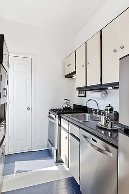 Rented by Corcoran | media 11