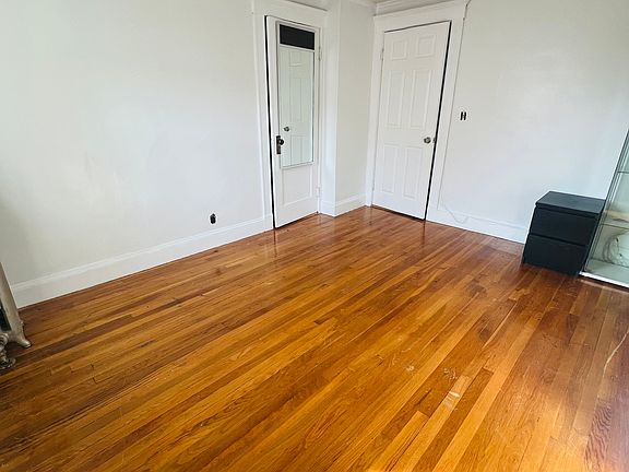 Room "K" - $1200
