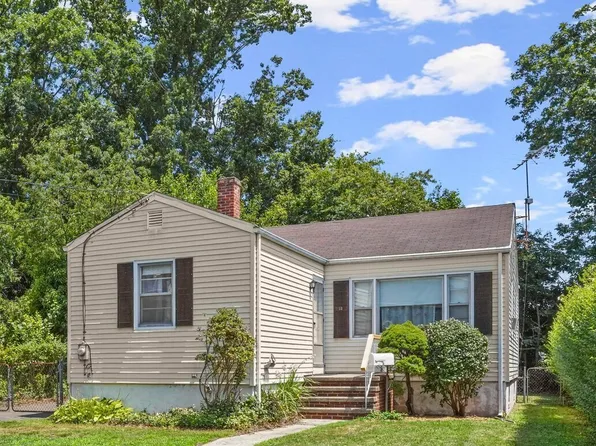 13 Willowbrook Place, Stamford, CT 06902