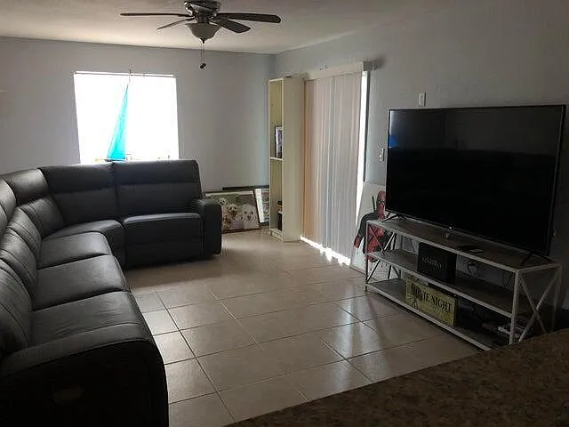 1 bed, 1.0 bath, 616 sqft, $1,800 — Photo 3