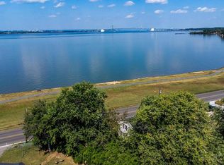 96 Riviera Dr, Pennsville, NJ 08070