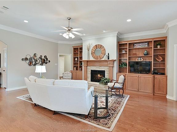 5th image of 3604 Park Meadow Ln
