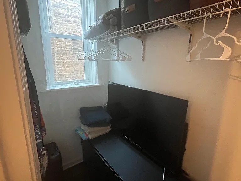 Cbedroom closet