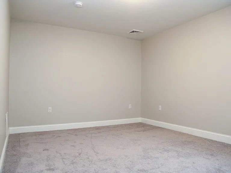 517 Admiral St — Photo 23