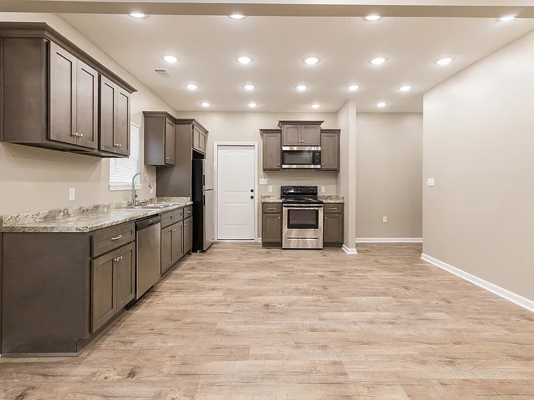 3500 Oaklawn Ave — Photo 2