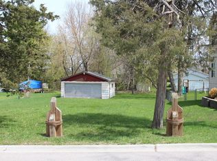 36895 N Stanton Point Rd, Ingleside, IL 60041