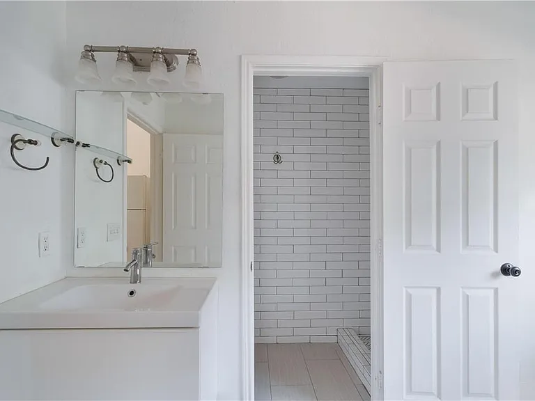 2605 Enfield Rd #110 — Photo 17