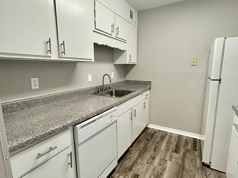 The Glenwood at Pinson — Photo 15