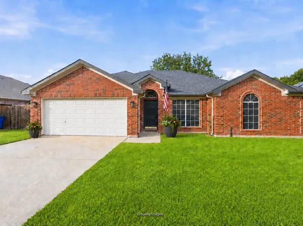 1020 Hannah St, Burleson, TX 76028