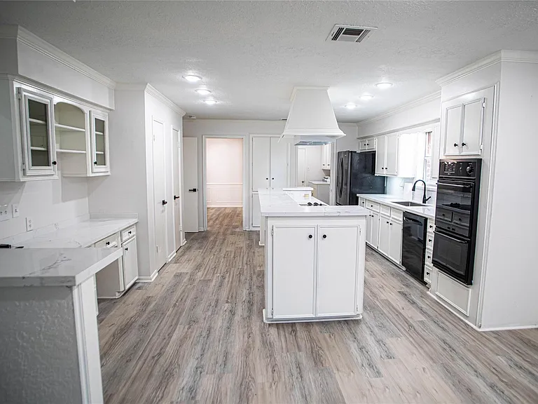10710 Sandy Shoals Dr — Photo 11