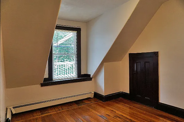 159 Brown St #6 — Photo 4
