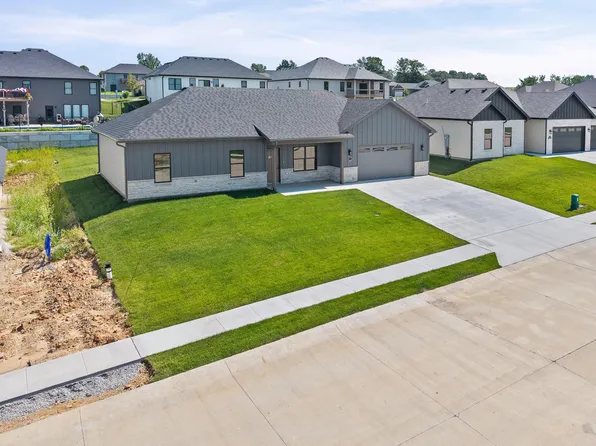 16600 Klinton Dr, Boonville, MO 65233