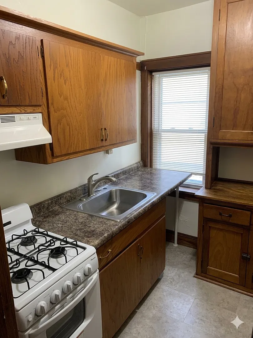3821 N Humboldt Blvd. — Photo 2