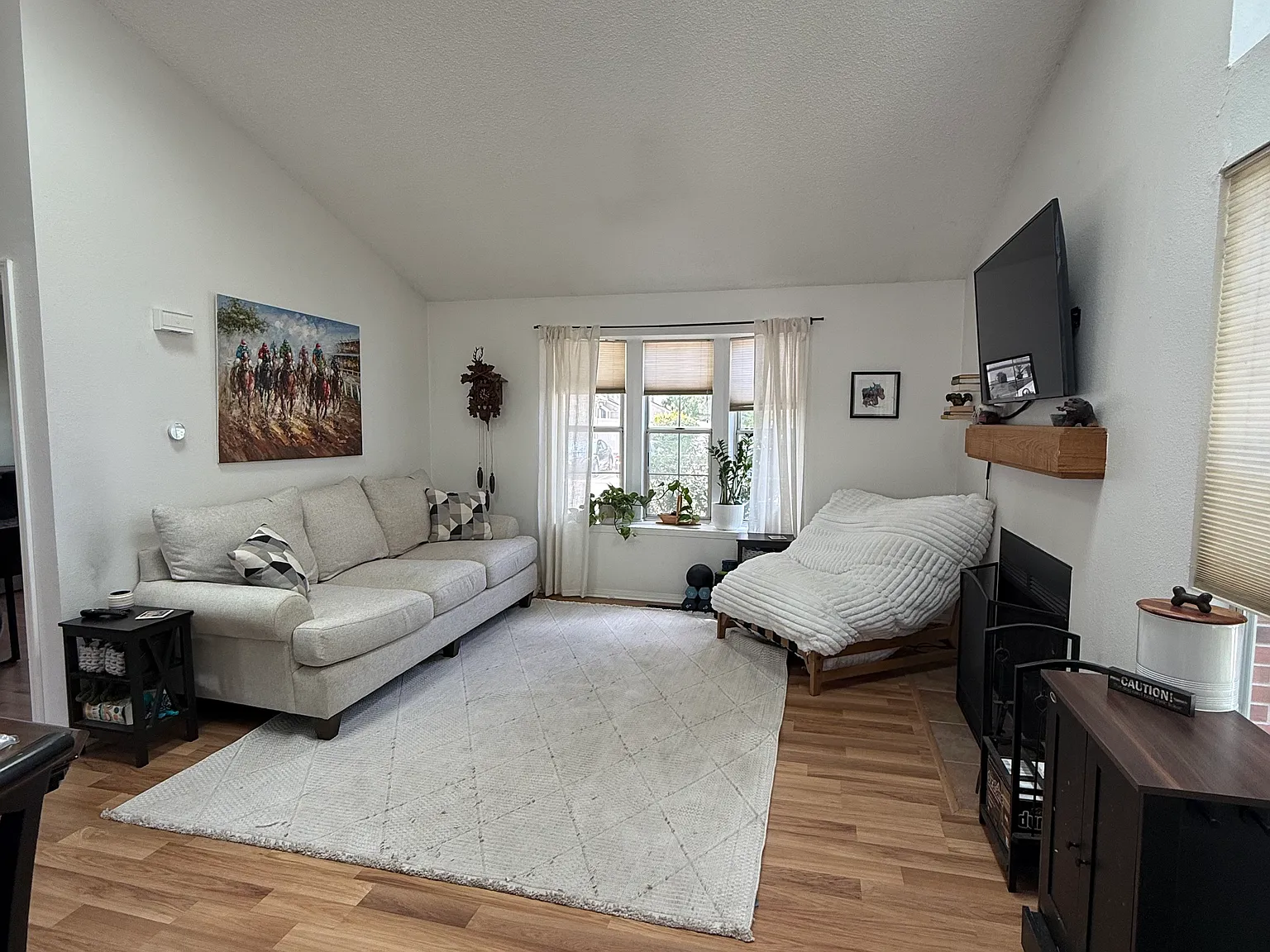 2 bed, 743 sqft, $2,200 — Photo 2