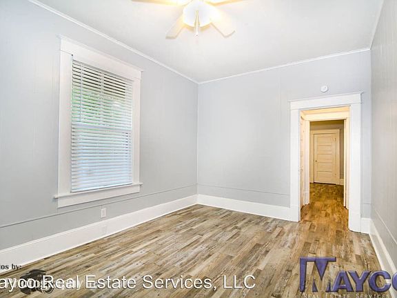 2nd image of 448 Robinson Pl