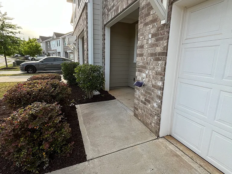 173 Swindon Dr — Photo 4