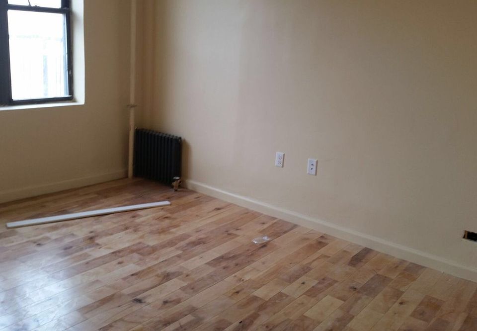 2nd image of 574 W 192nd St APT 4