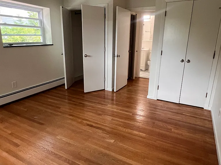 Mount Auburn St — Photo 15