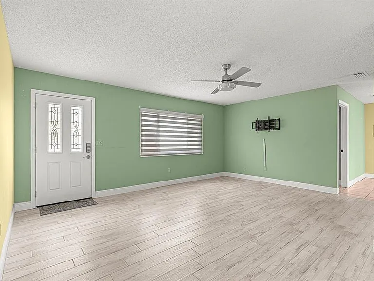 8470 SW 107th Pl — Photo 2