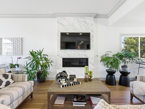 5th image of 334 Miramonte Way