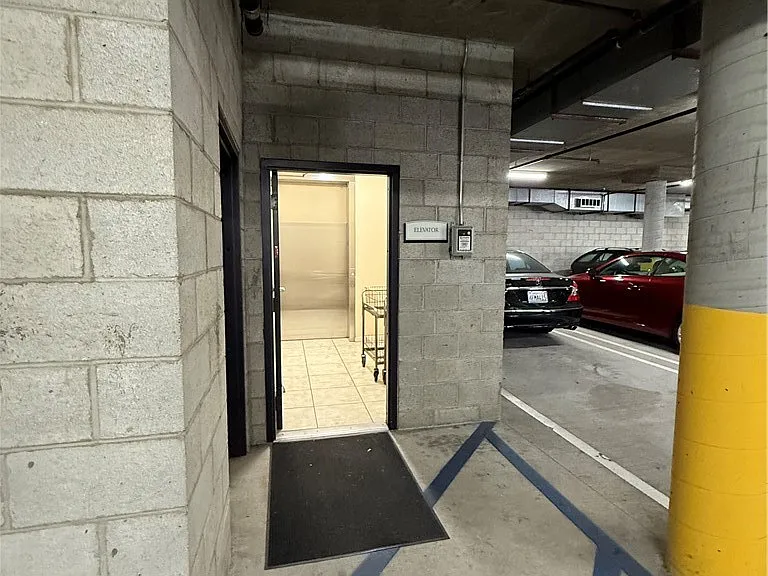 3401 S Bentley Ave #203 — Photo 40