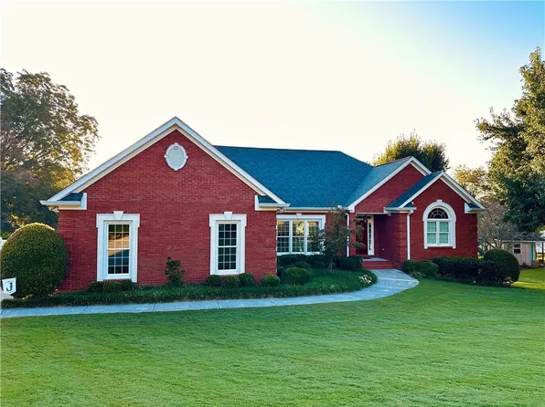 111 Oakhurst Ter NE, Calhoun, GA 30701