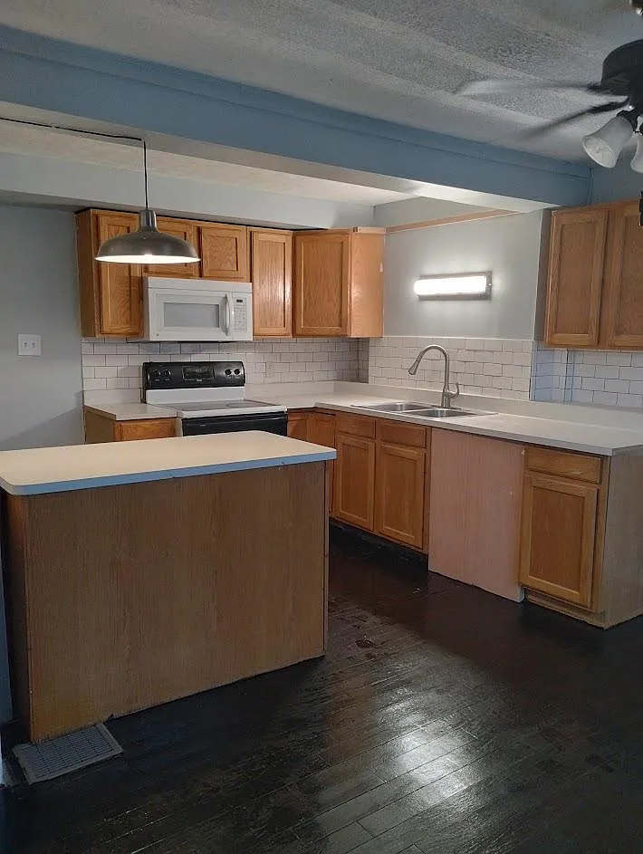 2 bed, 900 sqft, $1,050 — Photo 4
