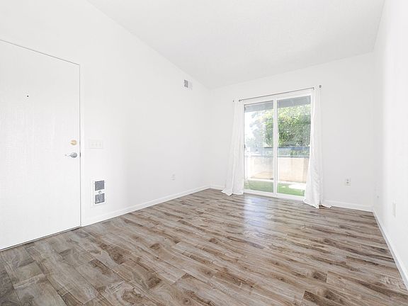 2nd image of 855 W San Ysidro Blvd W Unit 2