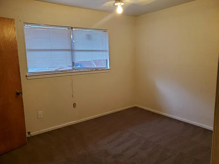 308 Kelly Ln — Photo 18