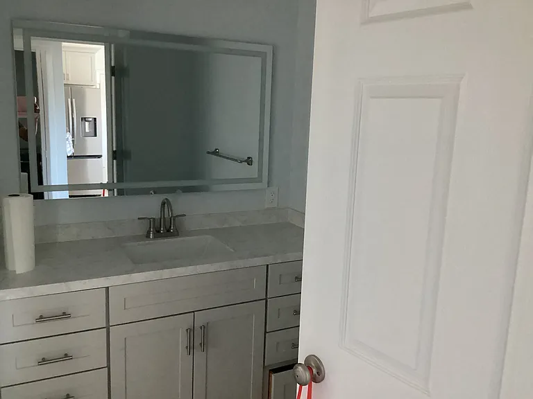 1/2 Bathroom