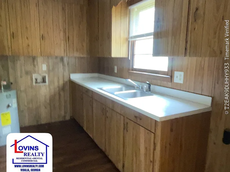 218 Arlington Dr — Photo 5