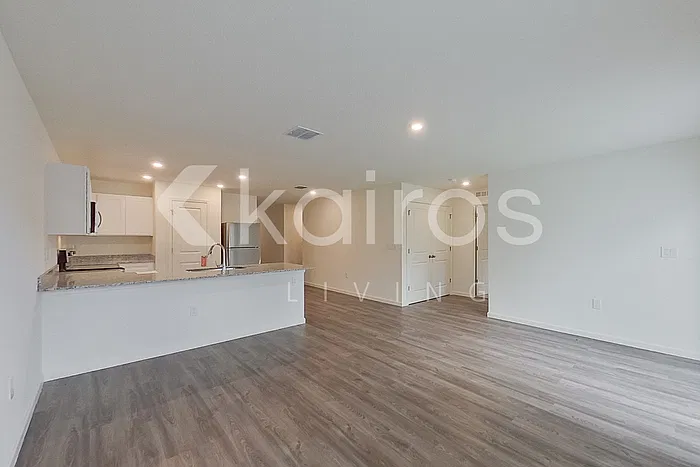 3 bed, 2.0 bath, 1449 sqft, $2,095 — Photo 4