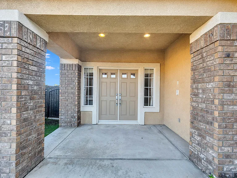 2016 Magpie Ct — Photo 2