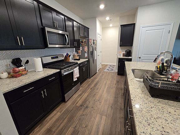 3rd image of 110 Correri St
