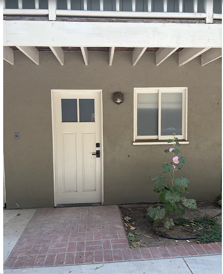 514 E Sola St — Photo 4