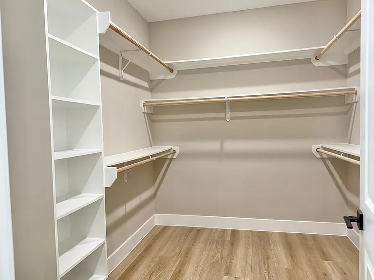 2615 Liguria Ln — Photo 13