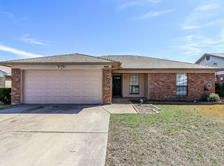 6520 Constitution Dr, Watauga, TX 76148