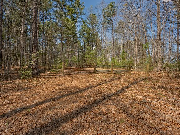 3rd image of Lakeside Rd #11