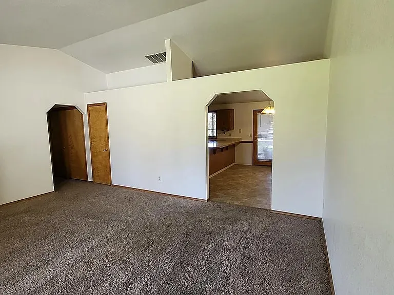 3 bed, 1484 sqft, $2,250 — Photo 3