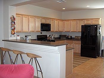 Open floorplan is great for entertaining