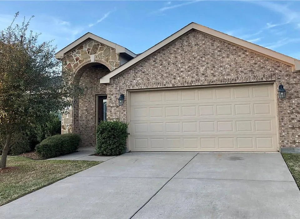 1104 Kaufman Rd