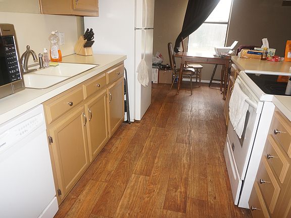 4th image of 1205 Gregory Dr