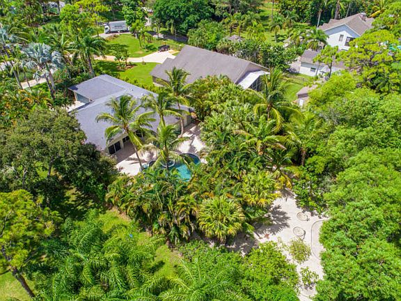 4th image of 5161 Palm Way