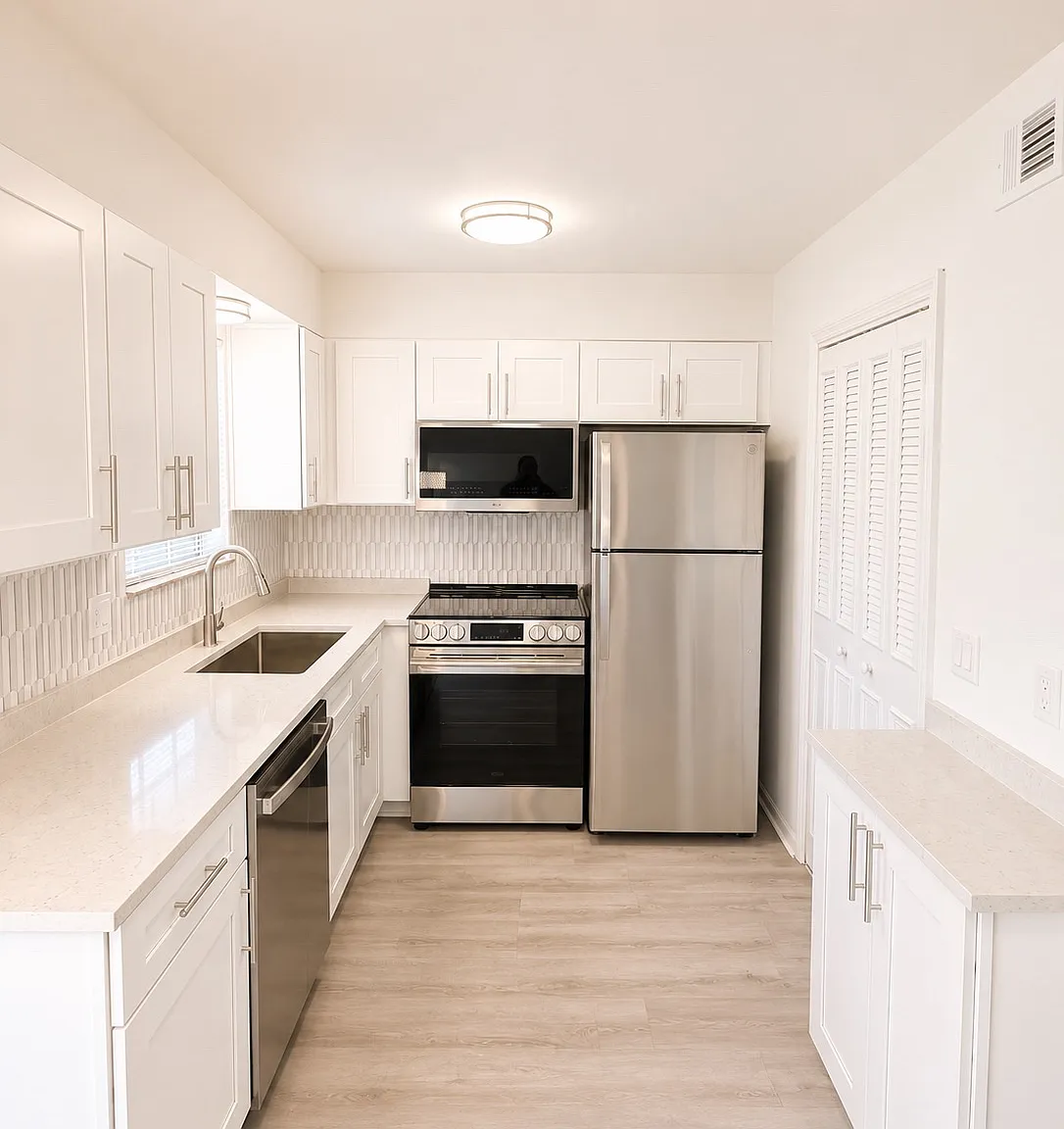 2 bed, 896 sqft, $1,795 — Photo 1