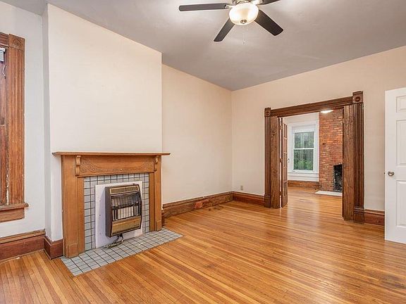 3rd image of 892 Dennison Ave #892