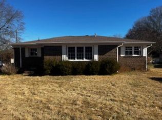 106 Fairdale Dr, Boiling Springs, SC 29316