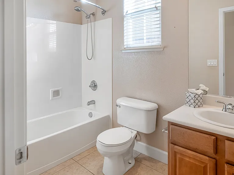 4382 Shoreline Ct — Photo 10