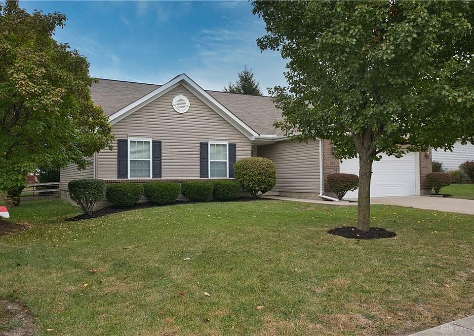 1st image of 210 Bridle Creek Dr