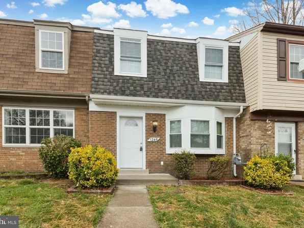1245 Thomas Jefferson Pl, Fredericksburg, VA 22405